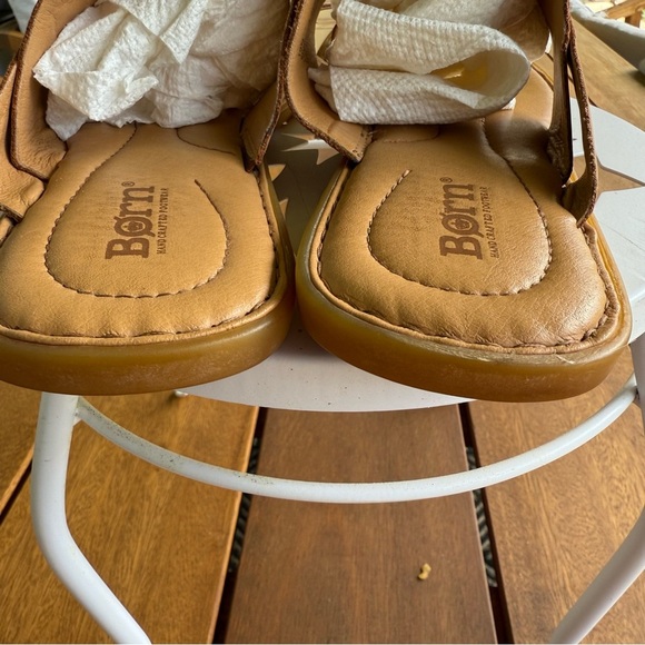 Born Veda Comfort Tan Leather Sandals Flip Flops Size 10M - Picture 6 of 15